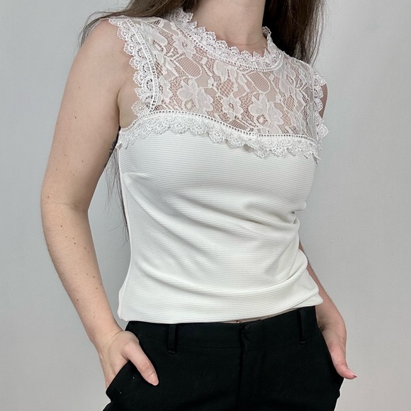*Suzy Shier White Lace Camisole Back Button Closure Blouse - Picture 1 of 10